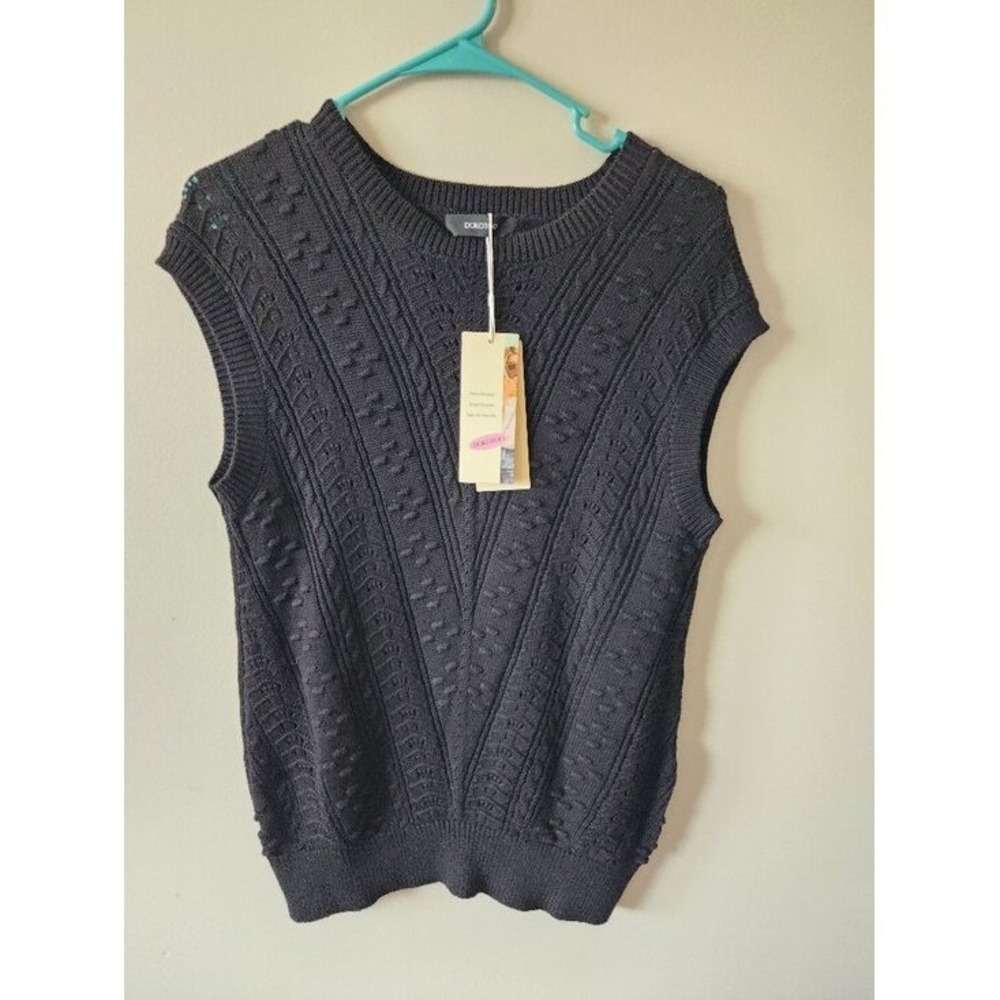 NWT Dokotoo Black Cable Knit Sweater Vest Size Small